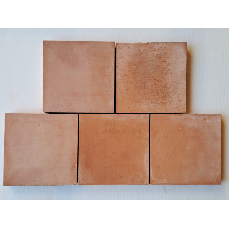 CARREAUX en TERRE CUITE FAIT MAIN VENDU au M²