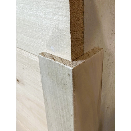 BAGUETTE D'ANGLE en PEUPLIER  Vendu à l'unité