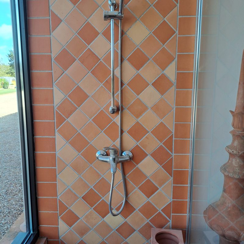 DOUCHE en TERRE CUITE