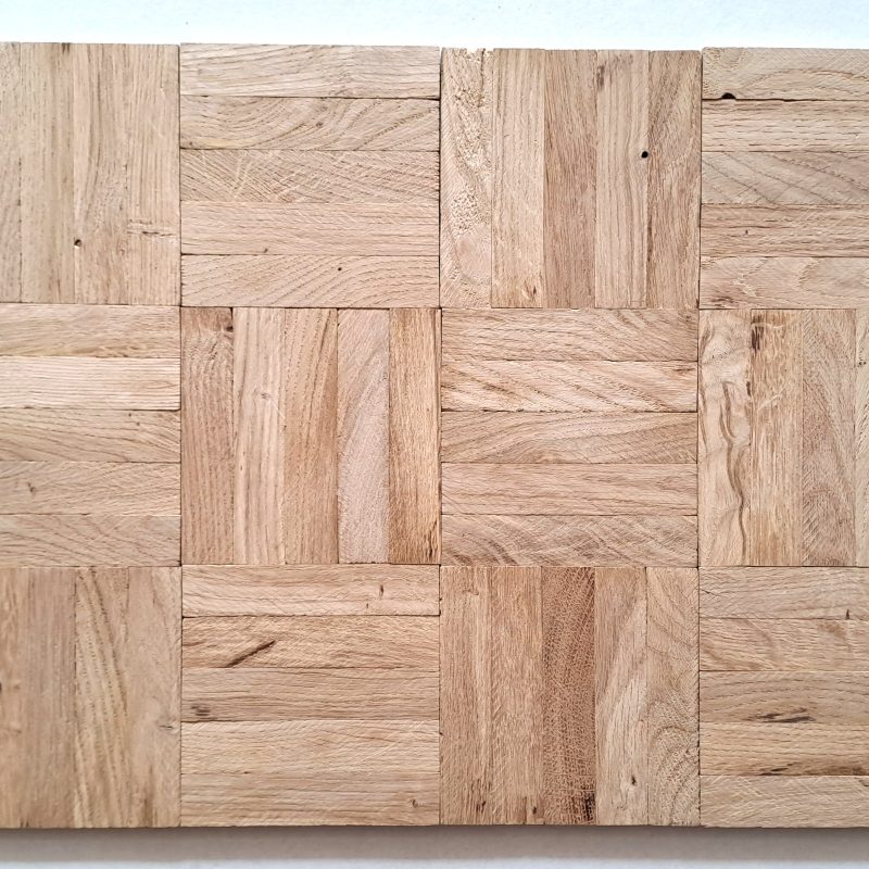 PARQUET MASSIF en CHENE à COLLER / MODELE : DAMIER  Choix : RUSTIQUE / VENDU au M²