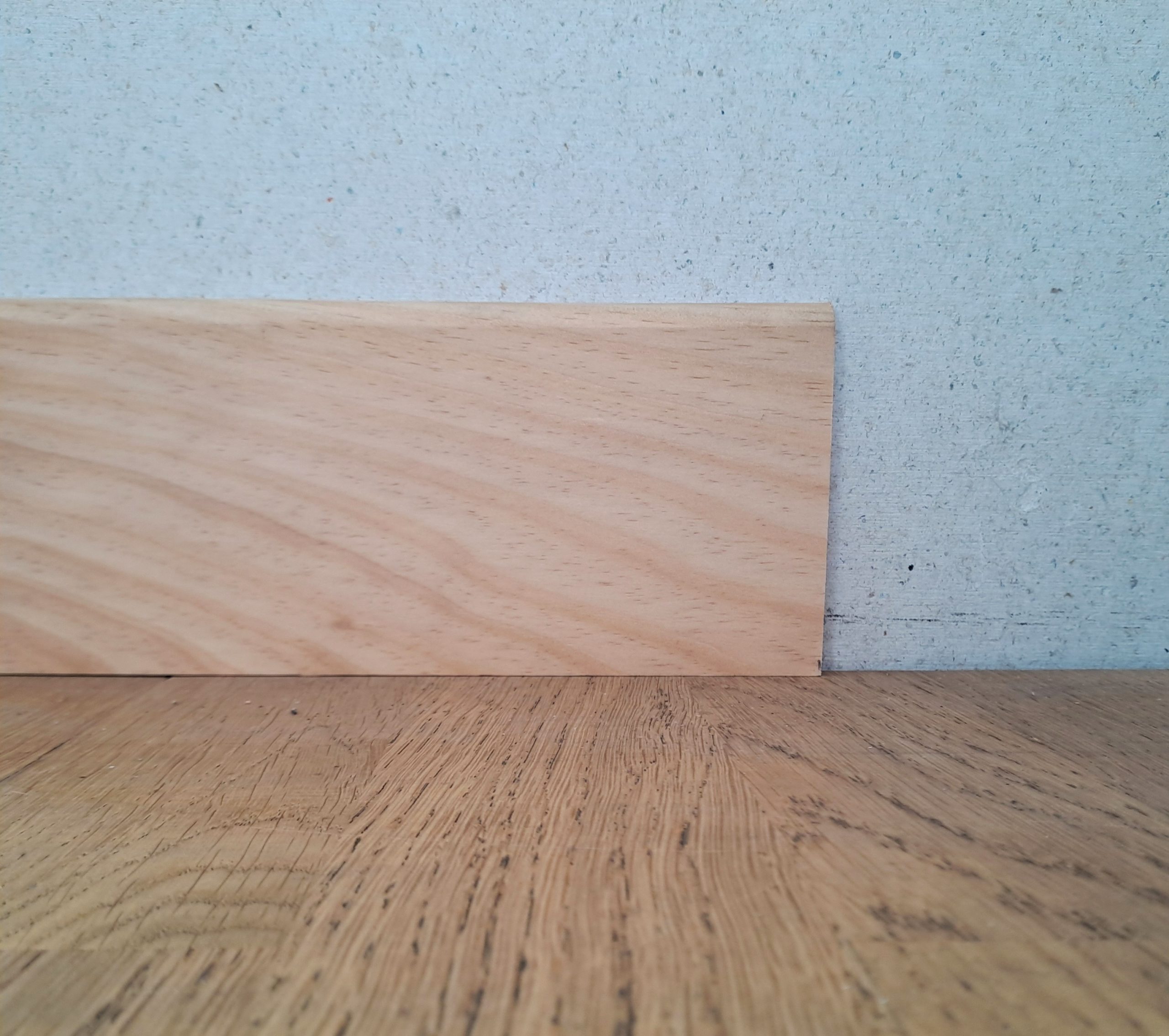 PLINTHES en PIN MARITIME MASSIF / NON PONCE VENDU au ML – Image 3