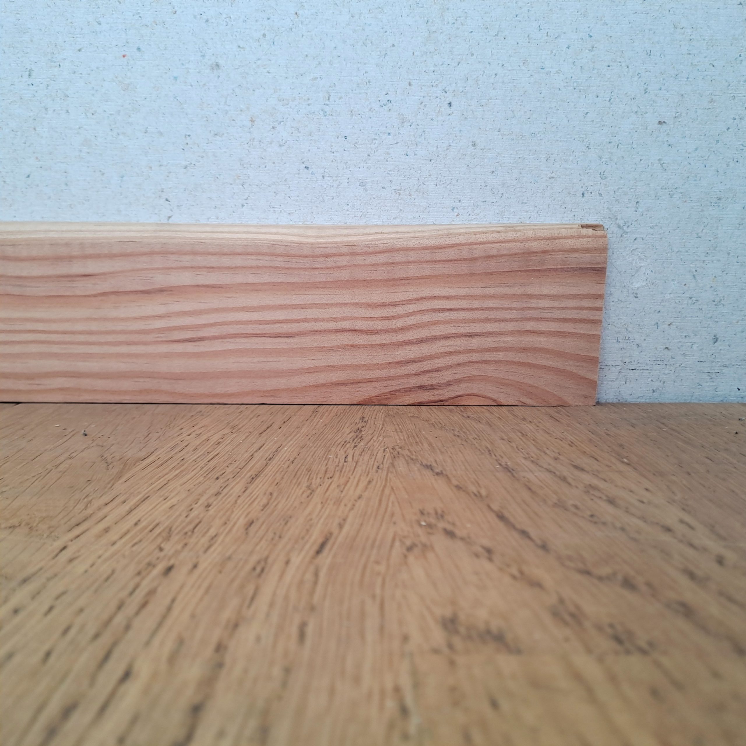 PLINTHES en PIN MARITIME MASSIF / NON PONCE VENDU au ML – Image 2